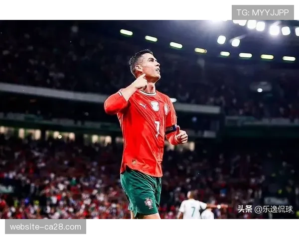 终场哨响,40岁C罗低头走向通道,世预赛生涯以红牌落幕