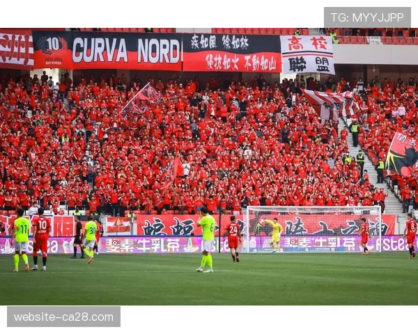 从领跑到加冕：解析上海海港三连冠的赛季征程