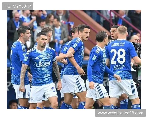 国际米兰vs亚特兰大焦点战:蓝黑军团主场强势,真蓝黑客场挑战