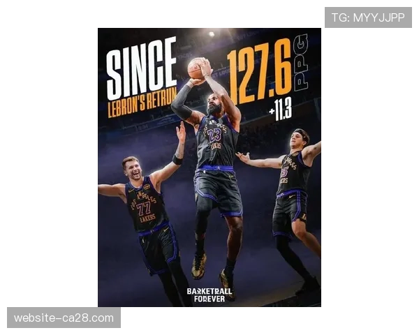 “詹姆斯末节发力11分，湖人逆转独行侠关键回合”