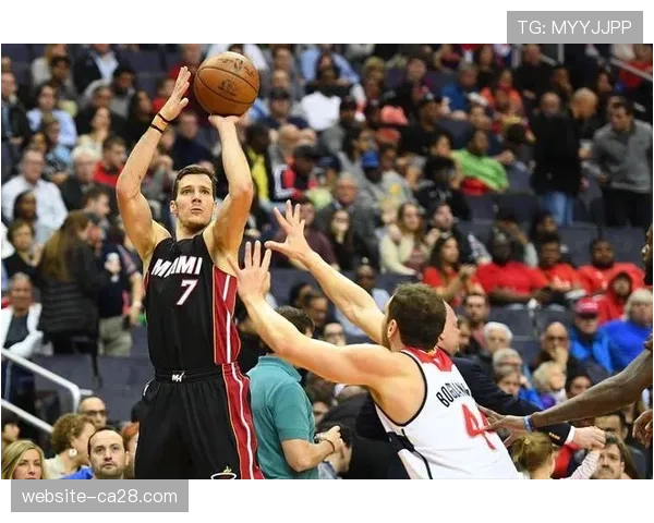 战术解析：如何在比赛中有效应对“左撇子”选手的进攻体系